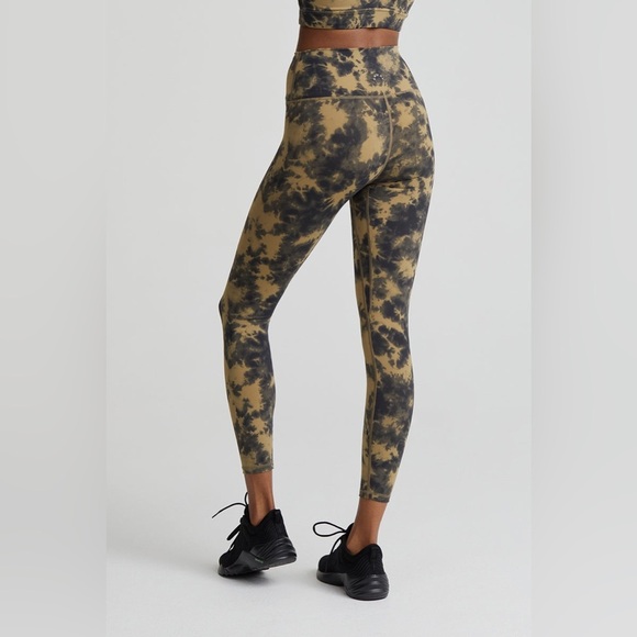 EUC Varley Let's Go Pocket Legging in Flaxen Tie Dye Size XS - Picture 4 of 7